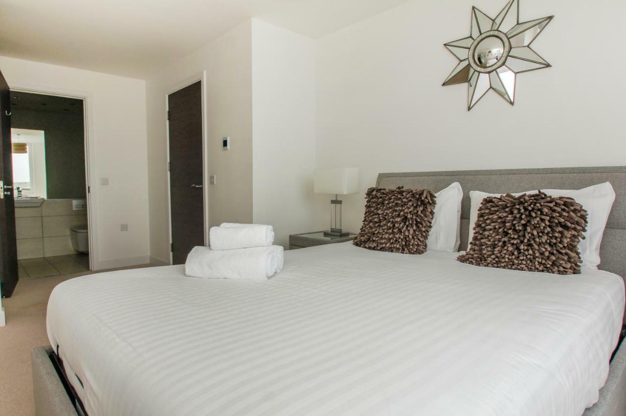 Orion Marina Sea View - Parking - By Brighton Holiday Lets Exterior foto