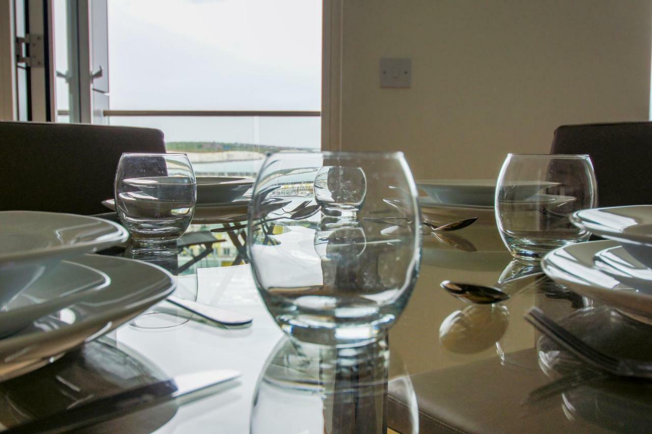 Orion Marina Sea View - Parking - By Brighton Holiday Lets Exterior foto