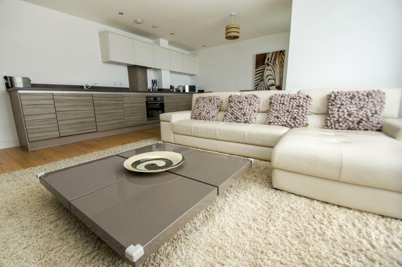 Orion Marina Sea View - Parking - By Brighton Holiday Lets Exterior foto