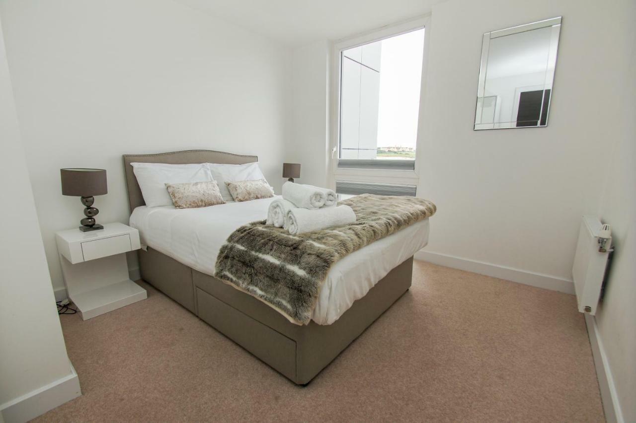 Orion Marina Sea View - Parking - By Brighton Holiday Lets Exterior foto