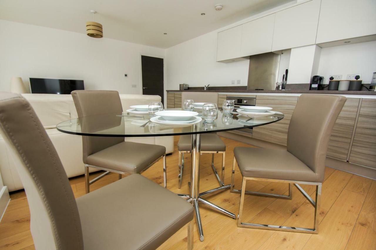 Orion Marina Sea View - Parking - By Brighton Holiday Lets Exterior foto